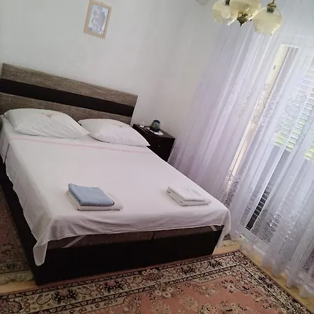 Apartmani Lucija * Sumartin