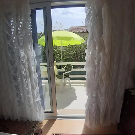 Apartmani Lucija *